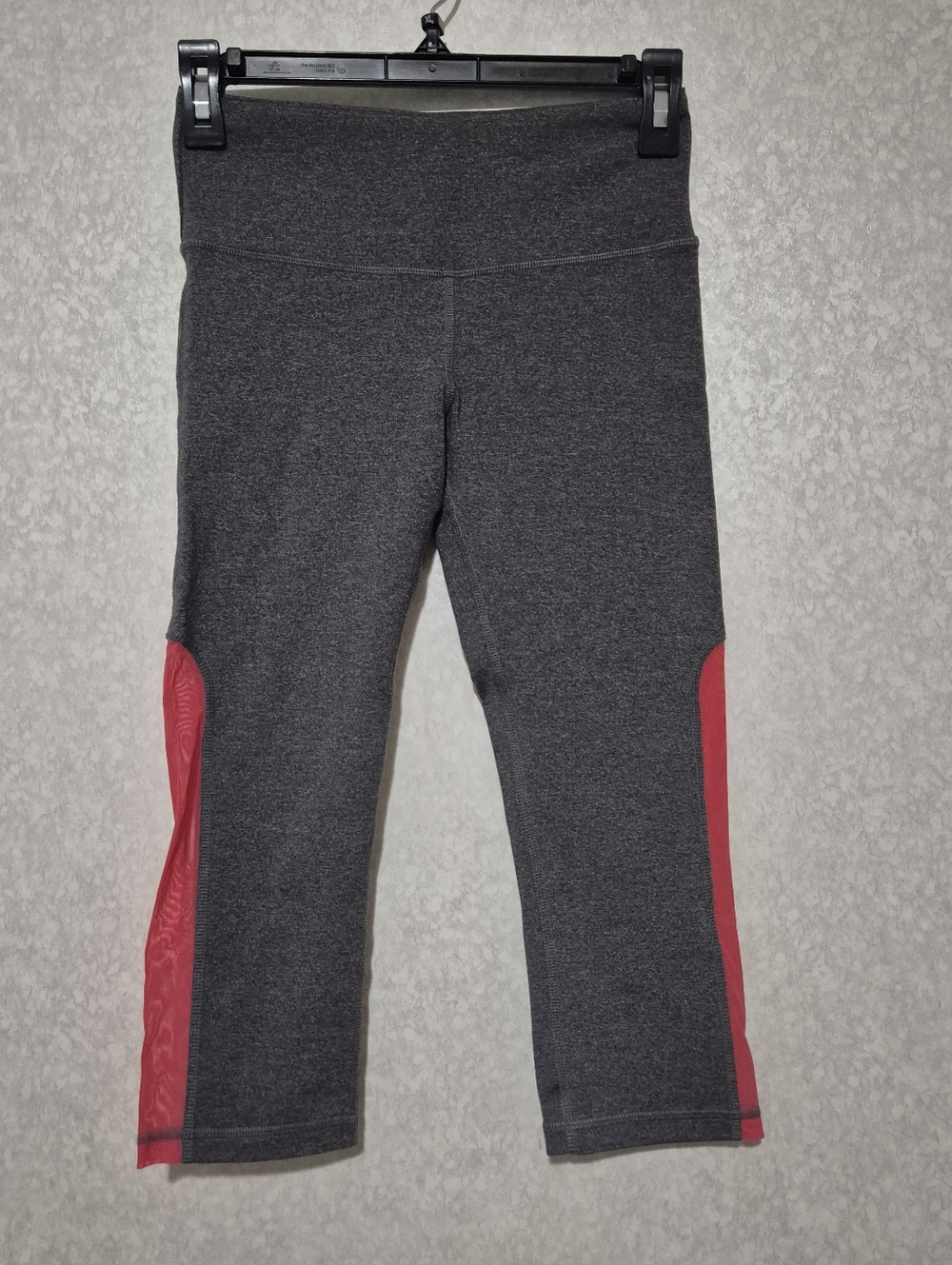 ALO Yoga  Charcoal Cropped Leggings with Coral-Pink Side Panels...size:XS